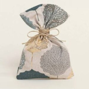 Μπομπονιέρα γάμου, πουγκί βαμβακερό με πέντε κουφέτα