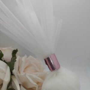 Μπομπονιέρα γάμου, πουγκί με τούλι και μεταλλικό στοιχείο σάπιο μήλο.