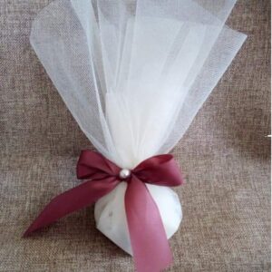 Μπομπονιέρα γάμου, πουγκί με τούλι και πέντε κουφέτα