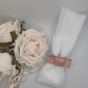 Μπομπονιέρα γάμου, πουγκί τούλι και πέντε κουφέτα