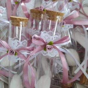 Μπομπονιέρα γάμου, Γυάλινος σωλήνα με πέντε κουφέτα