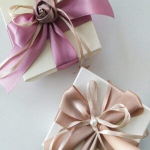 Μπομπονιέρα γάμου, Κουτάκι χάρτινο με πέντε κουφέτα